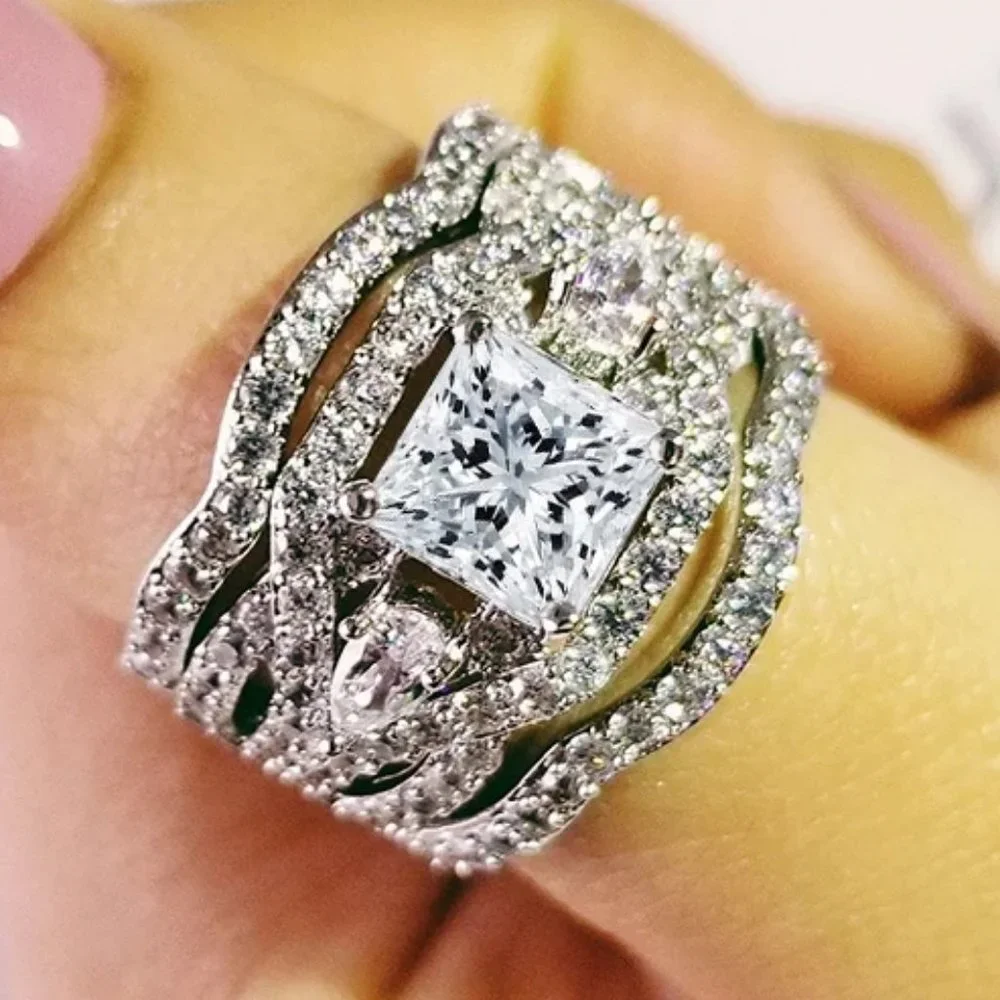 *NEW 18K White Gold Princess Cut Diamond 3PC Ring